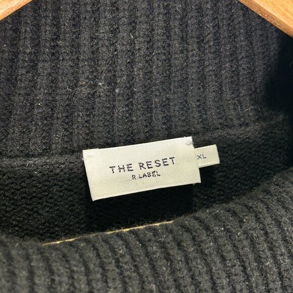 The Reset - The Magic Mock Neck Size XL - Picture 6 of 9